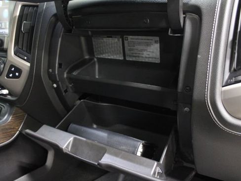 Used 2017 GMC Sierra 2500 Denali w/ Duramax Plus Package AWD/4WD image 27