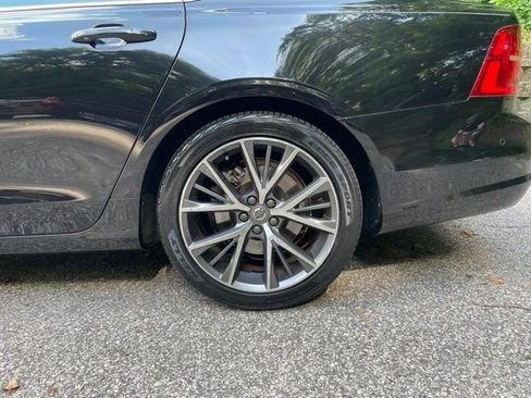 Used 2018 Volvo S90 T5 Momentum w/ Protection Package Premier FWD image 24
