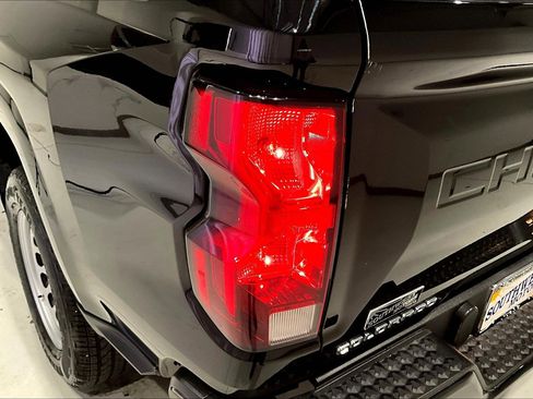 Used 2023 Chevrolet Colorado W/T image 22