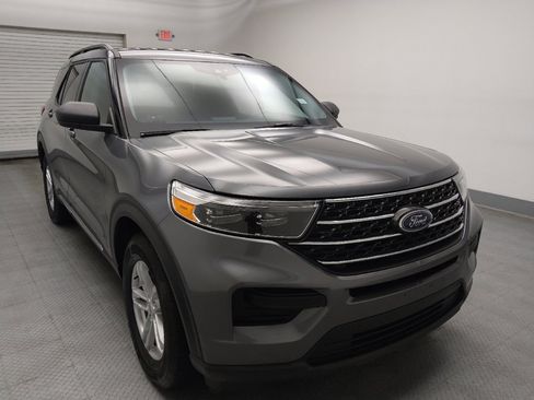 Used 2022 Ford Explorer XLT image 13