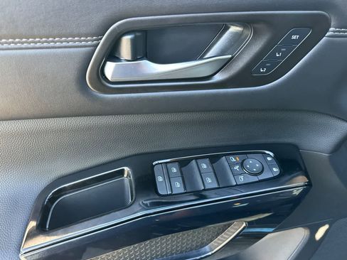 New 2026 Nissan Pathfinder Platinum AWD/4WD image 13