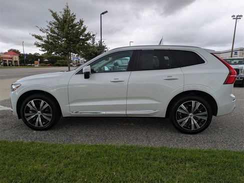 Certified 2022 Volvo XC60 B6 Inscription w/ Advanced Package image 7