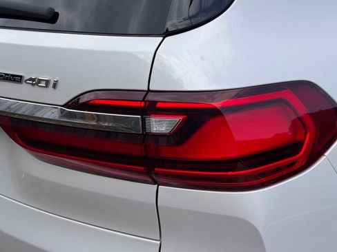 Used 2022 BMW X7 xDrive40i w/ Premium Package AWD/4WD image 8