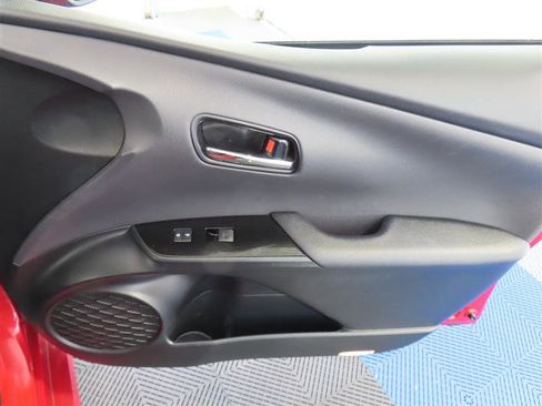 Used 2021 Toyota Prius Prime XLE w/ Carpet Mat Package (TMS) FWD image 31