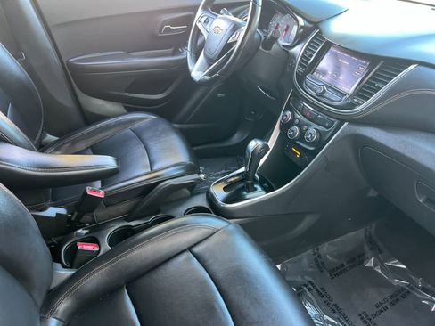 Used 2020 Chevrolet Trax Premier image 17