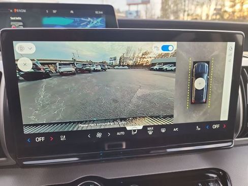 New 2025 Ford Expedition Active image 19