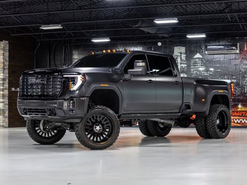 Used 2026 GMC Sierra 3500 Denali Ultimate AWD/4WD image 2