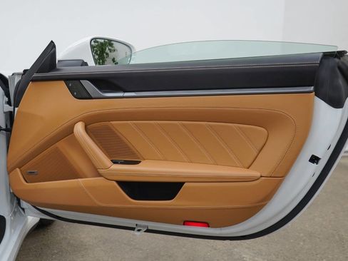 Used 2024 Porsche 911 Targa 4S w/ Premium Package image 82