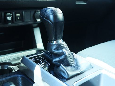 Used 2022 Toyota Tacoma SR image 42