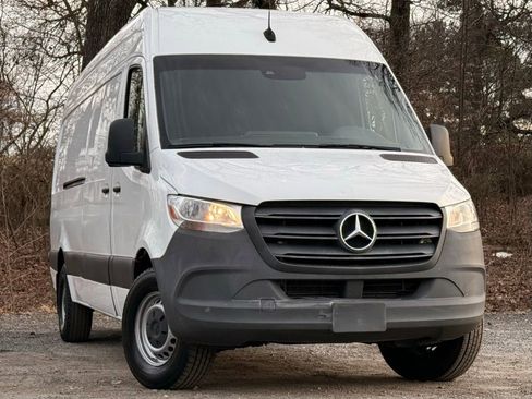 Used 2022 Mercedes-Benz Sprinter 2500 image 7