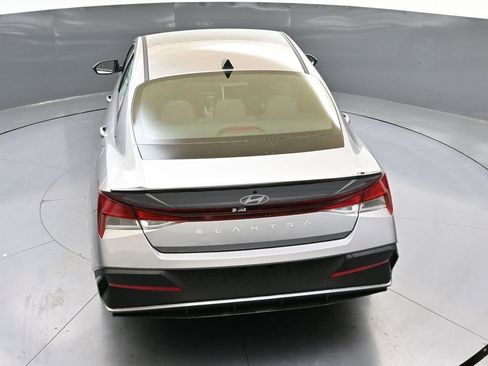 Certified 2025 Hyundai Elantra Sport FWD image 38