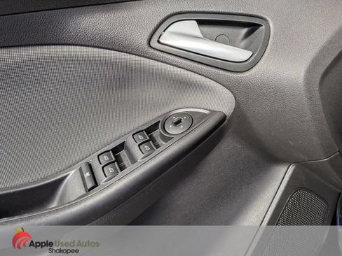 Used 2014 Ford Focus SE w/ SE Winter Package FWD image 12