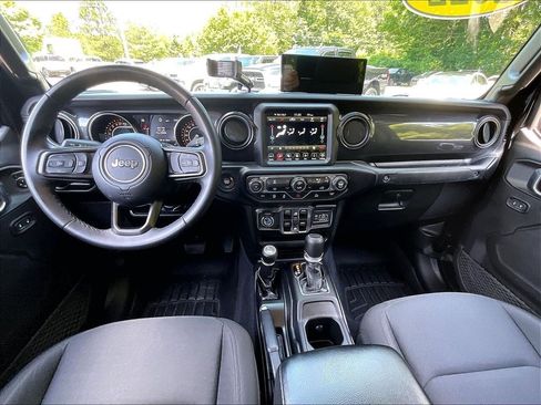 Used 2022 Jeep Gladiator Sport AWD/4WD image 19