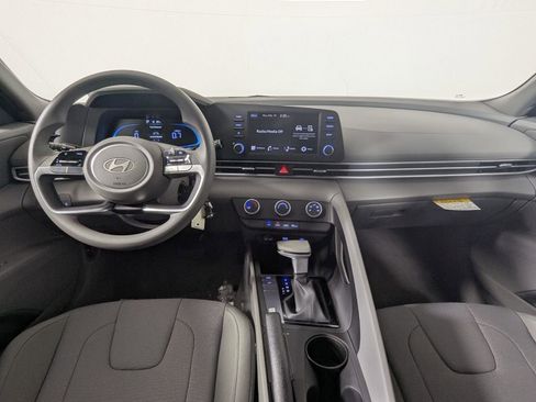 New 2026 Hyundai Elantra SE image 14