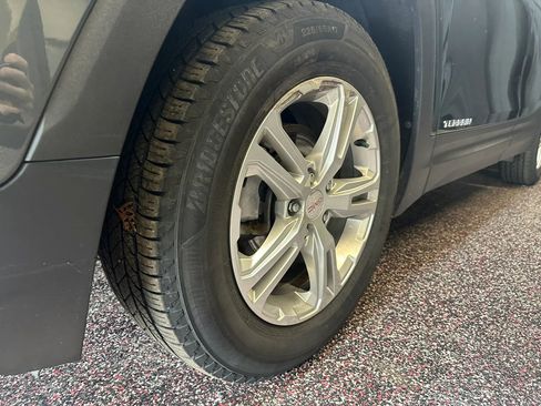 Used 2019 GMC Terrain SLE w/ Driver Convenience Package AWD/4WD image 24