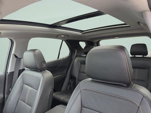 Used 2024 Chevrolet Equinox Premier FWD image 23