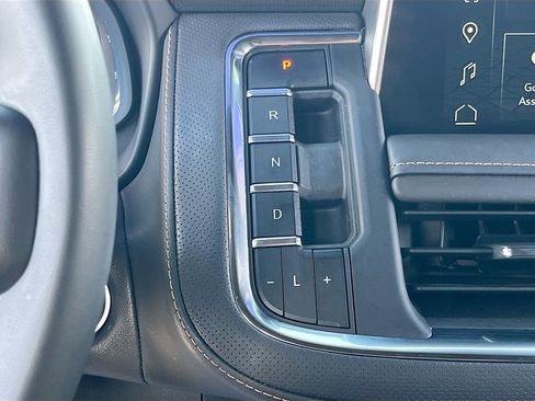 Used 2023 GMC Yukon AT4 AWD/4WD image 17