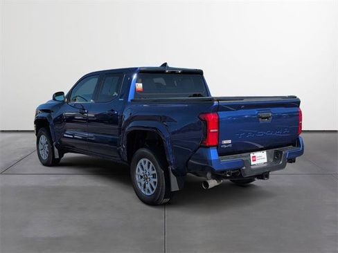 Used 2025 Toyota Tacoma SR5 image 4