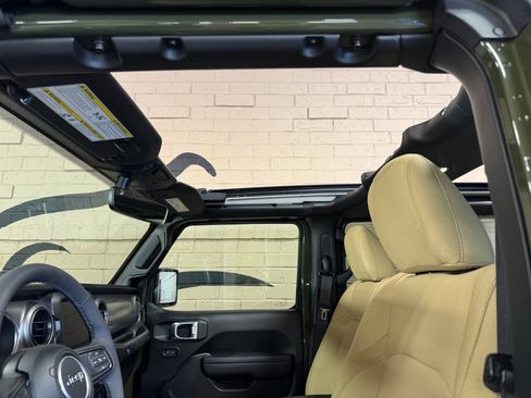 Used 2023 Jeep Wrangler Unlimited w/ Sun & Screen Package AWD/4WD image 21