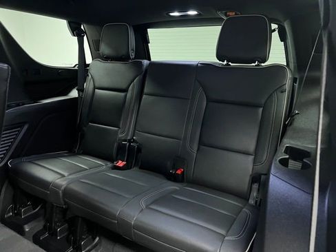 Used 2024 GMC Yukon SLT AWD/4WD image 47
