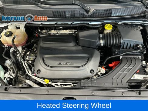Used 2022 Chrysler Pacifica Touring-L FWD image 12