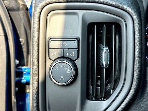 Used 2022 Chevrolet Silverado 1500 Custom image 16
