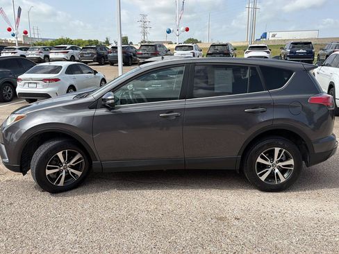 Used 2018 Toyota RAV4 XLE AWD/4WD image 6
