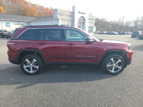 New 2025 Jeep Grand Cherokee Limited w/ Luxury Tech Group II image 6