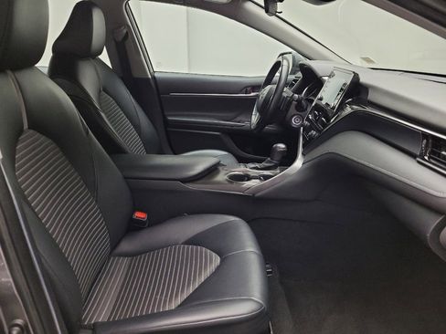 Used 2022 Toyota Camry SE image 21