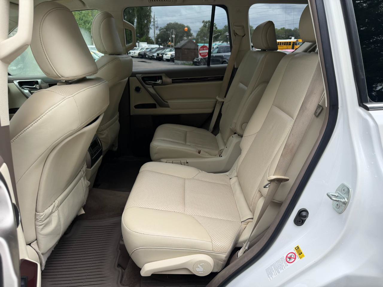 Used 2017 Lexus GX 460 Luxury w/ Preferred Accessory Package AWD/4WD image 39