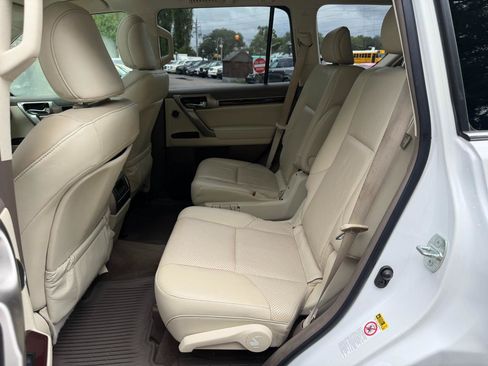 Used 2017 Lexus GX 460 Luxury w/ Preferred Accessory Package AWD/4WD image 39
