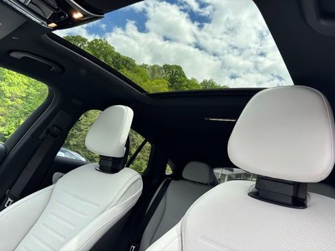 New 2026 Mercedes-Benz GLC 300 4MATIC image 18
