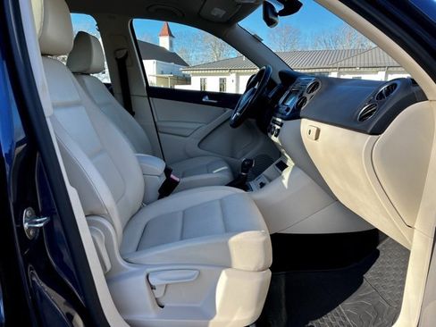 Used 2016 Volkswagen Tiguan S image 25