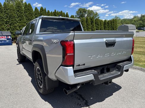Certified 2026 Toyota Tacoma TRD Off-Road AWD/4WD image 5
