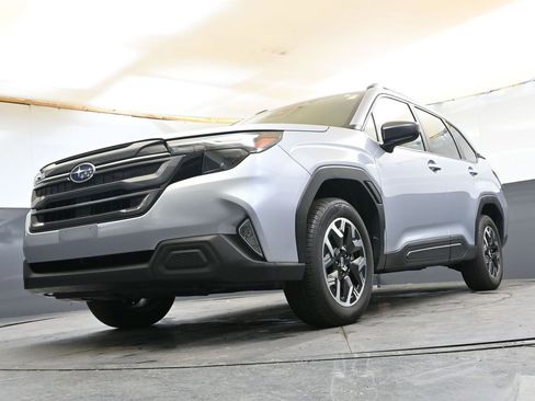 Certified 2025 Subaru Forester Premium AWD/4WD image 29