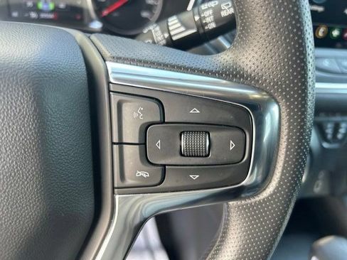 Used 2025 Chevrolet Blazer LT FWD image 18