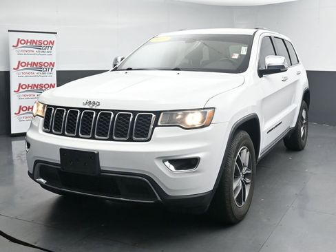 Used 2017 Jeep Grand Cherokee Limited AWD/4WD image 4
