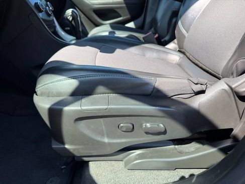 Used 2016 Chevrolet Trax LT w/ LT Sun and Sound Package AWD/4WD image 18