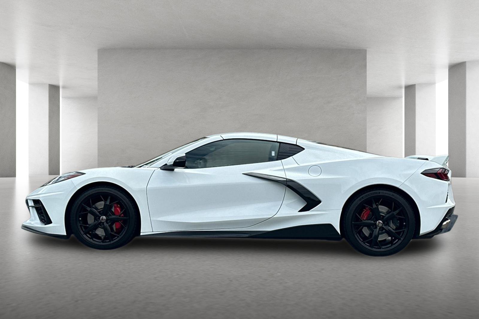 Used 2022 Chevrolet Corvette Stingray Premium Cpe w/ Z51 Performance Package RWD image 7