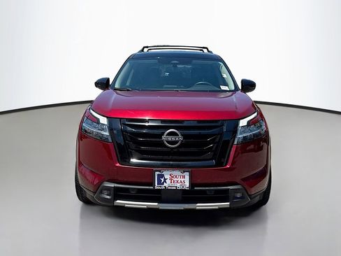 Used 2022 Nissan Pathfinder SL w/ SL Black Package FWD image 2