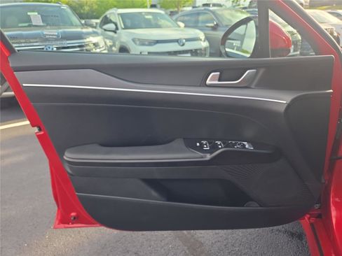 Used 2025 Kia K5 LXS image 12