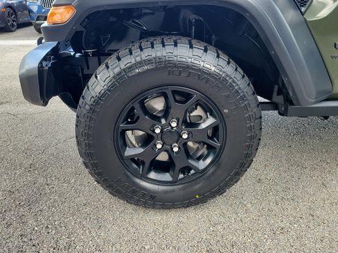 Used 2023 Jeep Wrangler Sport AWD/4WD image 5