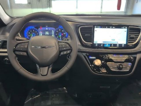 New 2026 Chrysler Pacifica Select w/ S Appearance Package AWD/4WD image 12