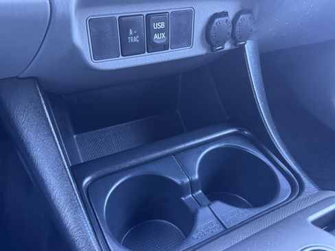 Used 2015 Toyota Tacoma 4x4 Access Cab V6 w/ TRD Off-Road Package image 21