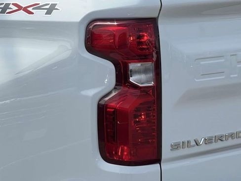 Certified 2023 Chevrolet Silverado 1500 LT AWD/4WD image 11