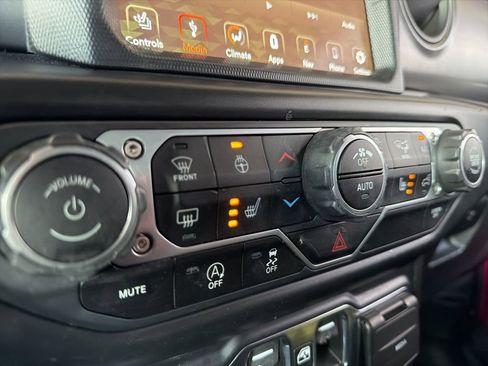 Used 2022 Jeep Wrangler Unlimited Sport image 38