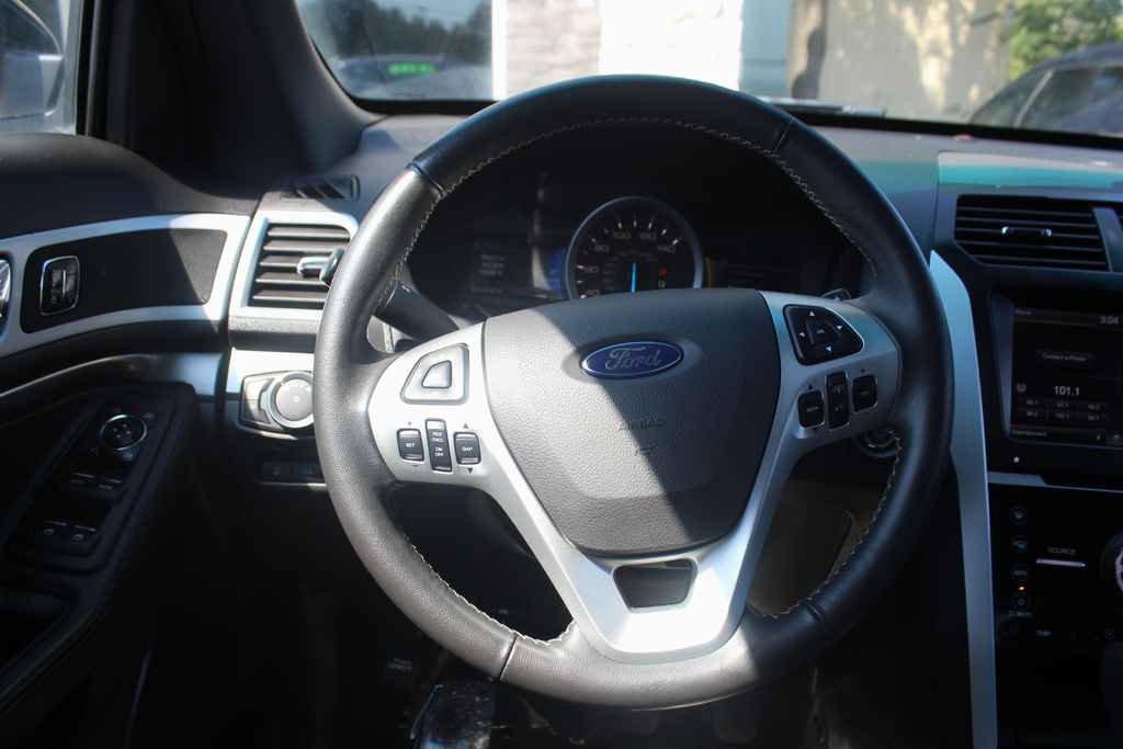 Used 2014 Ford Explorer Sport w/ Equipment Group 401A AWD/4WD image 17