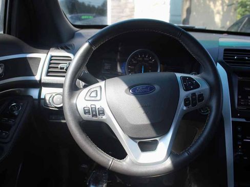 Used 2014 Ford Explorer Sport w/ Equipment Group 401A AWD/4WD image 17