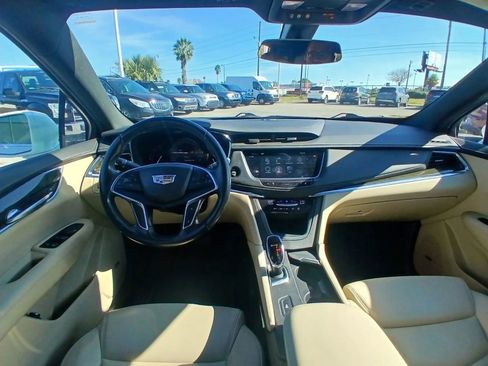 Used 2017 Cadillac XT5 FWD w/ LPO, Wheel Lock Package image 24