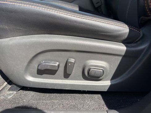 Used 2020 Nissan Pathfinder SL AWD/4WD image 11